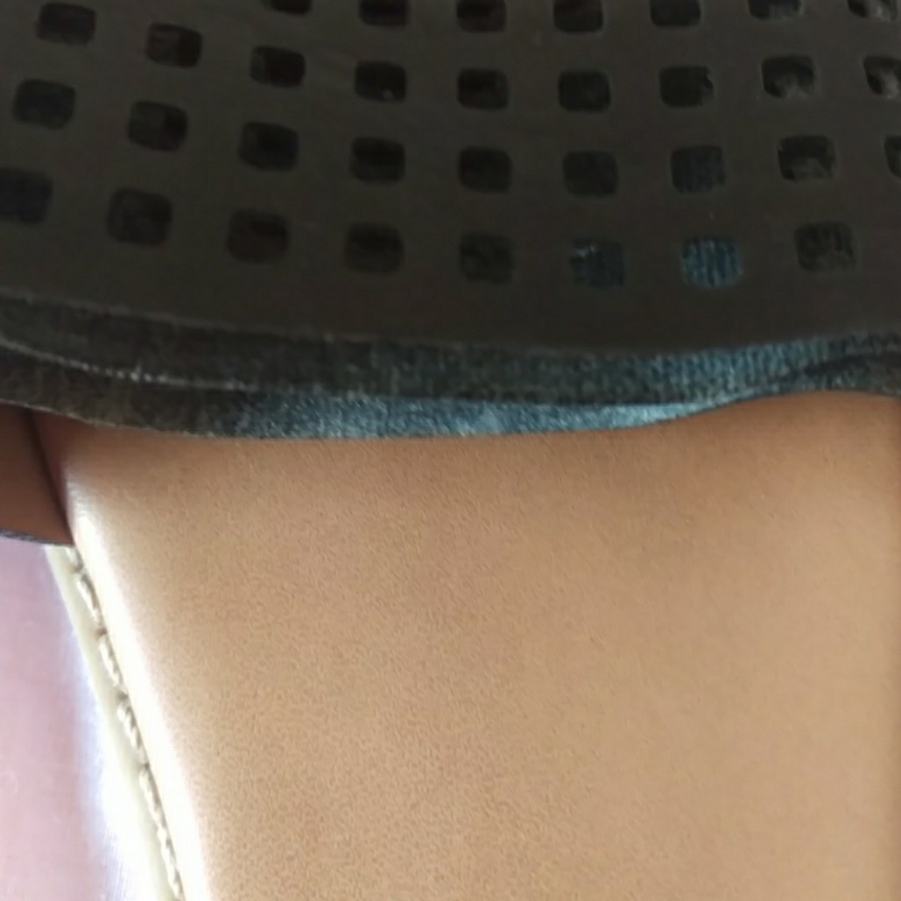 Old navy black perforated top flats slip-onslides - Picture 5 of 8